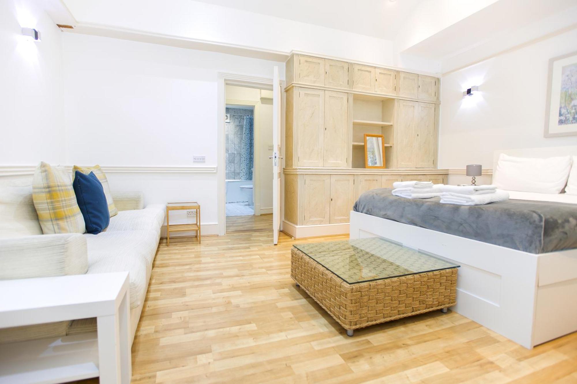 Charming With Good Wifi, 5 Min To Baker Str * London